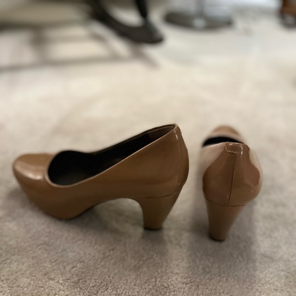 Nude pumps - Picture 3 of 3